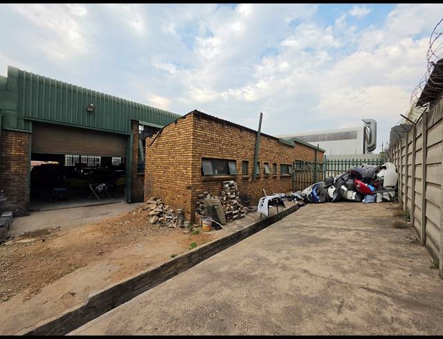 440M² WAREHOUSE TO LET IN WADEVILLE